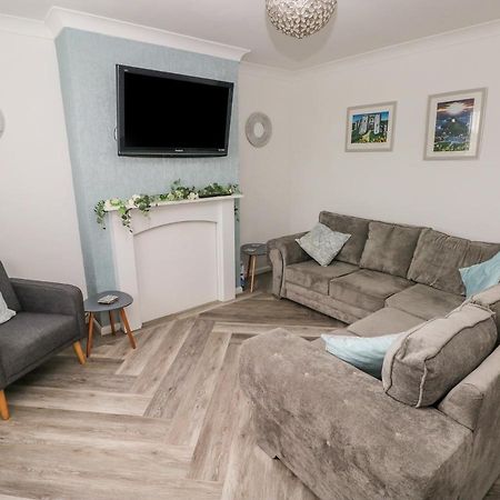 Cwtch Ar Y Mor Villa Burry Port Exteriör bild
