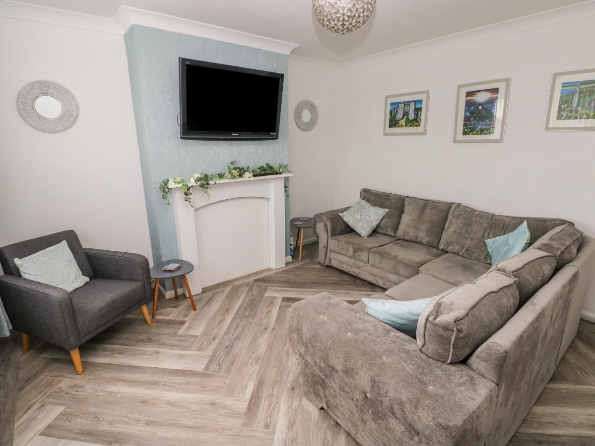 Cwtch Ar Y Mor Villa Burry Port Exteriör bild