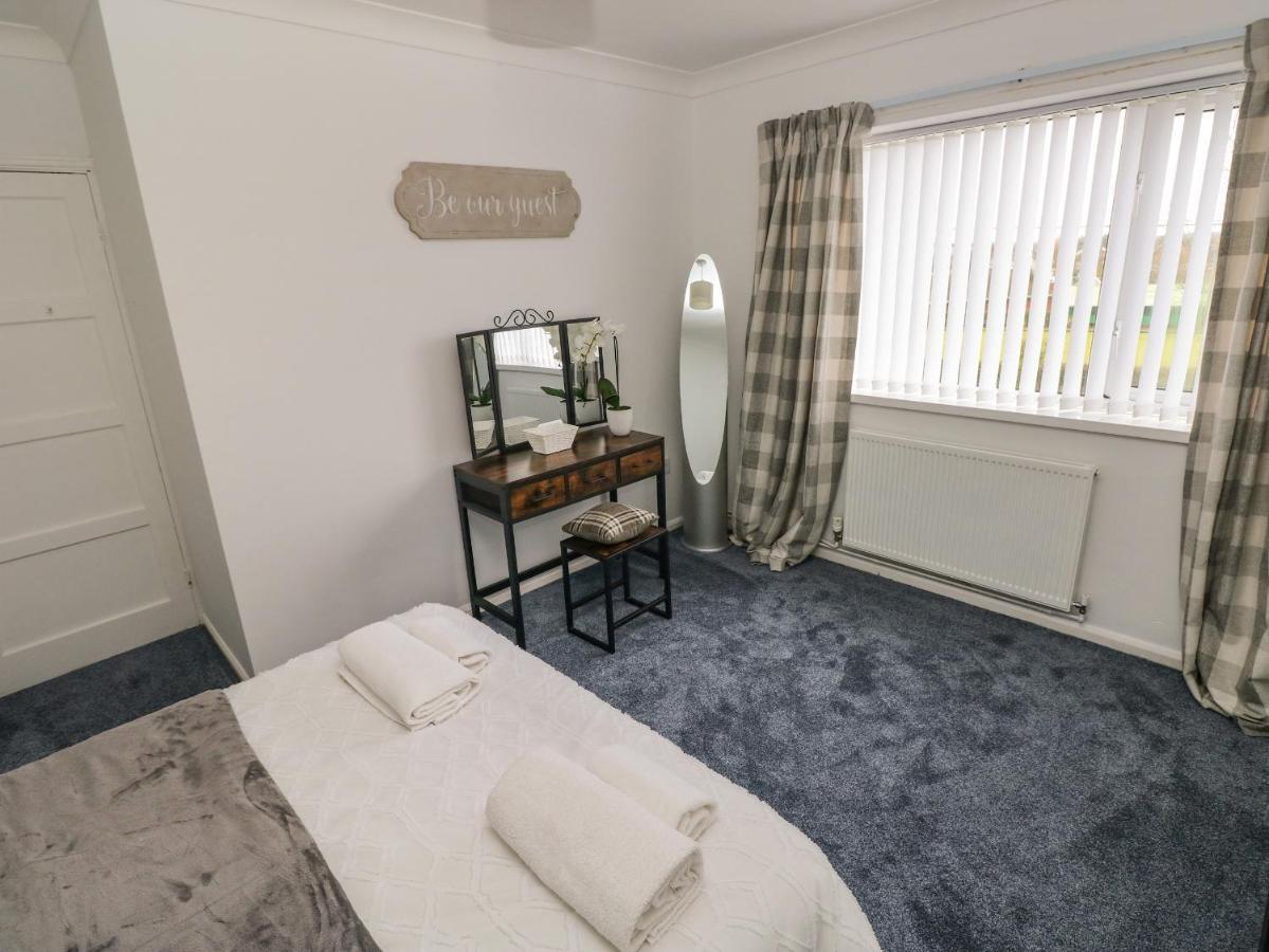 Cwtch Ar Y Mor Villa Burry Port Exteriör bild