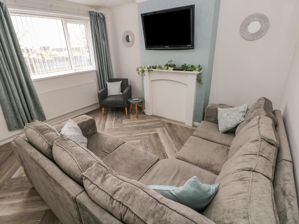 Cwtch Ar Y Mor Villa Burry Port Exteriör bild