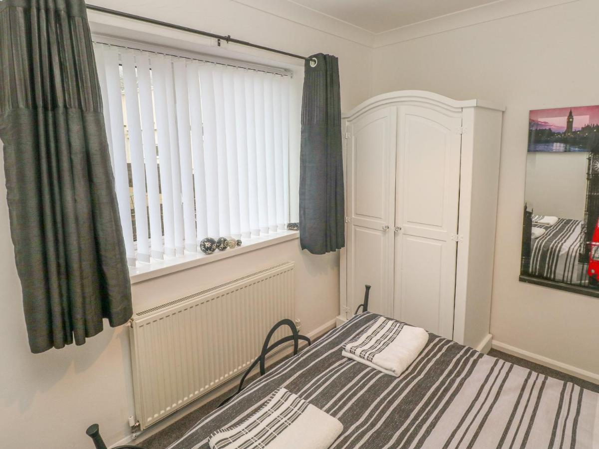 Cwtch Ar Y Mor Villa Burry Port Exteriör bild