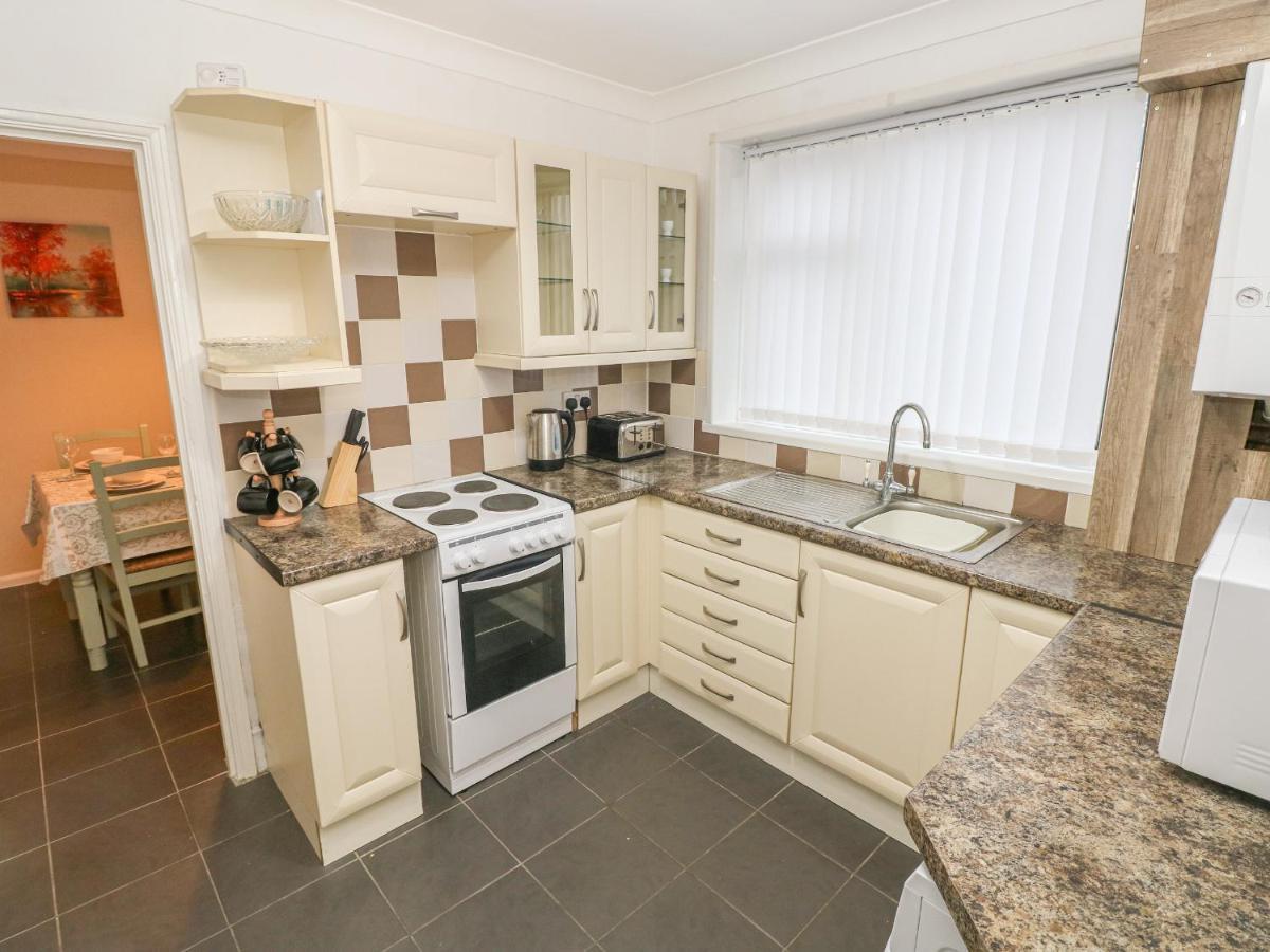 Cwtch Ar Y Mor Villa Burry Port Exteriör bild